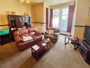 Lounge- click for photo gallery